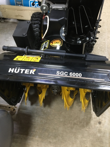 Снегоуборочная машина Huter SGC 6000  фото 2